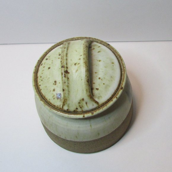 light brown pottery jar with lid artist signed natural color - Picture 5 of 8